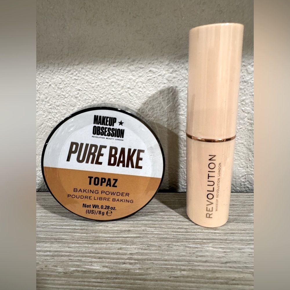 2 Piece Bundle.M.O Baking Powder TOPAZ & MR Fast Base Stick Foundation F17
